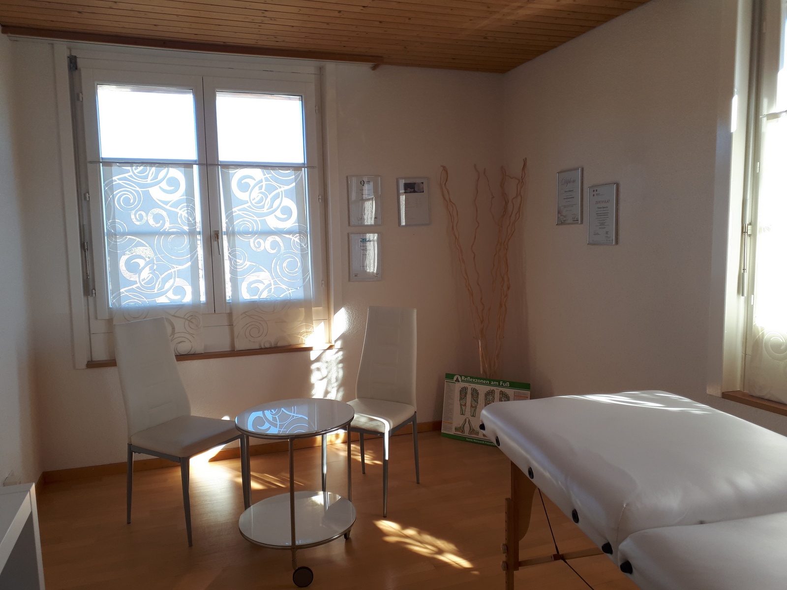 Behandlungsraum der Praxis in Oberuzwil